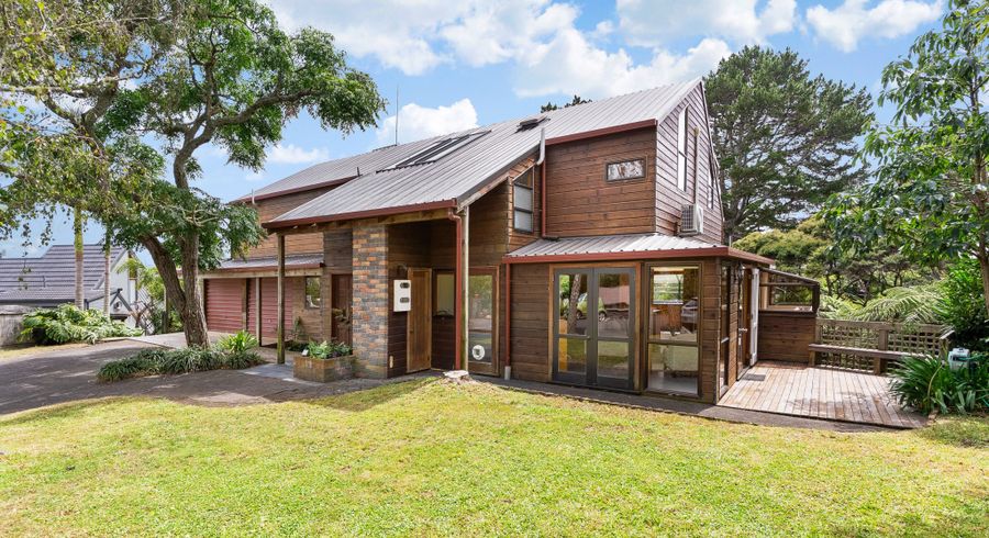  at 7 Eucalyptus Place, Beach Haven, North Shore City, Auckland