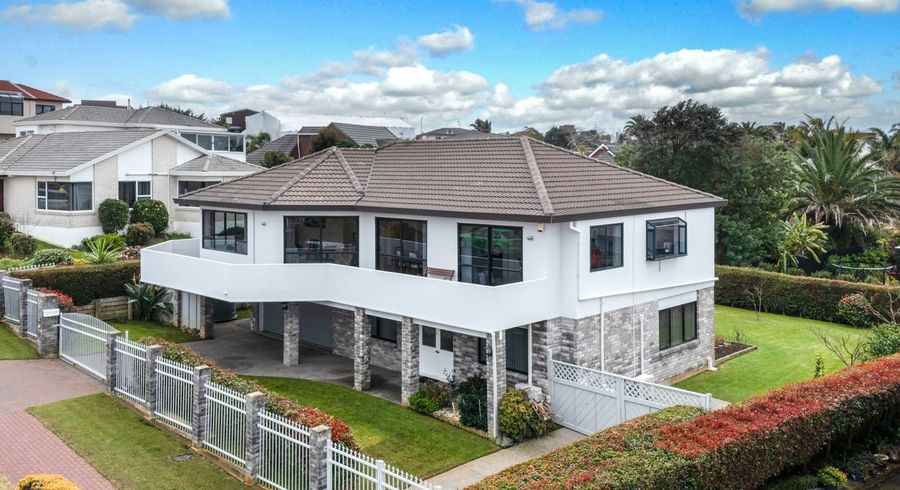  at 14 Ferntree Terrace, West Harbour, Auckland