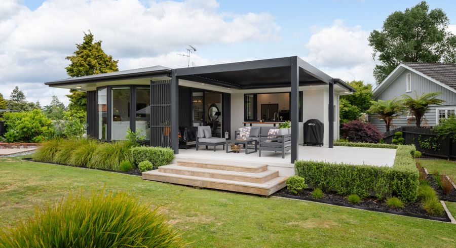  at 1044 River Road, Queenwood, Hamilton