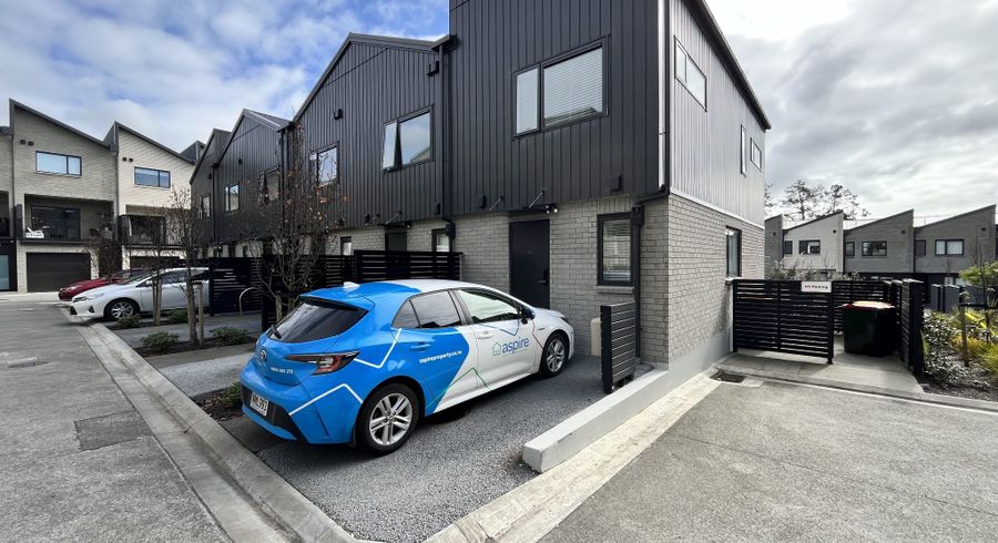 at 27/28 Westgate Drive, Westgate, Waitakere City, Auckland