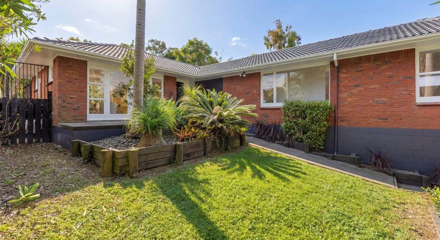  at 17 Downsview Road, Pakuranga Heights, Manukau City, Auckland