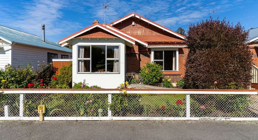  at 156 Surrey Street, Saint Clair, Dunedin
