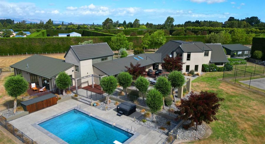  at 386 Curraghs Road, Christchurch