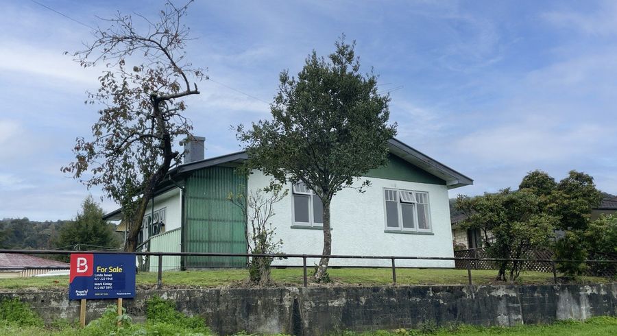  at 27 Lucas Street, Reefton, Buller, West Coast