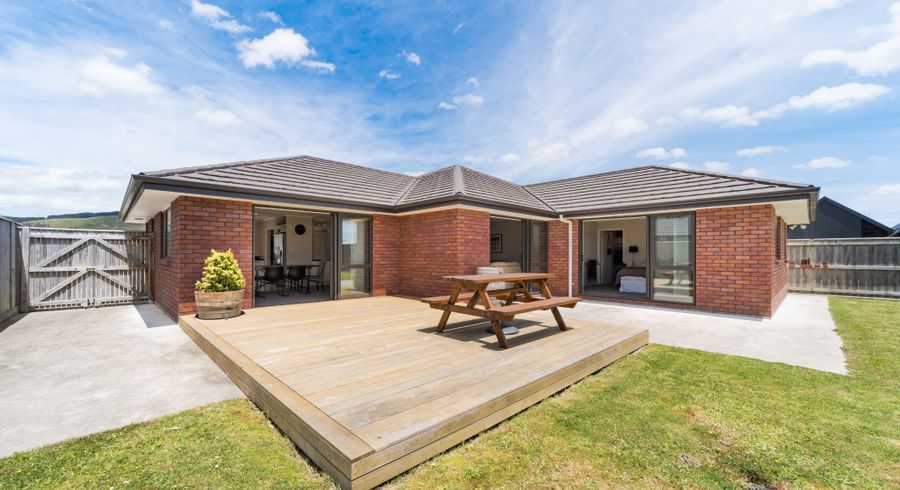  at 11 Atlantic Drive, Fitzherbert, Palmerston North, Manawatu / Whanganui