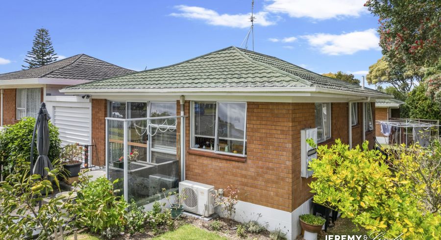  at 28 Faith Bullock Place, New Lynn, Auckland