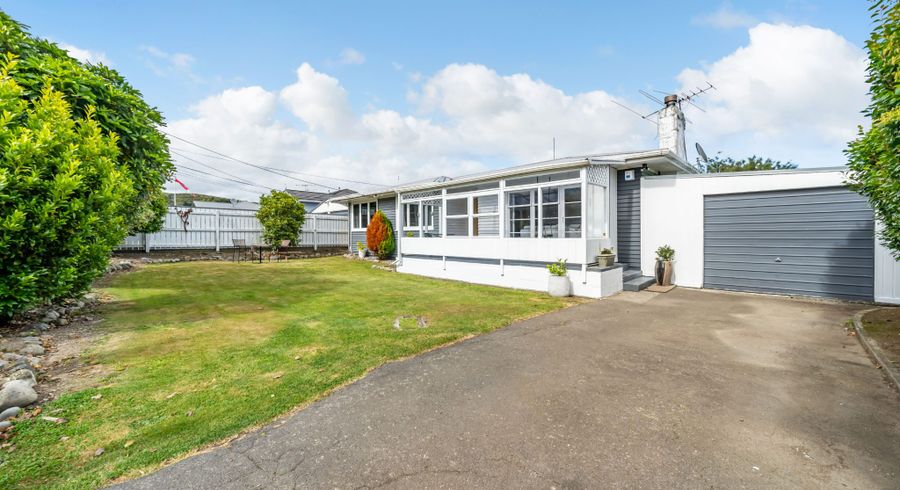  at 11 Henry Street, Ebdentown, Upper Hutt
