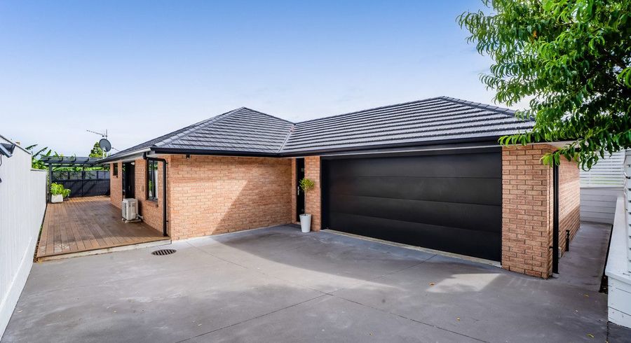  at 1A Mount View Place, Spotswood, New Plymouth