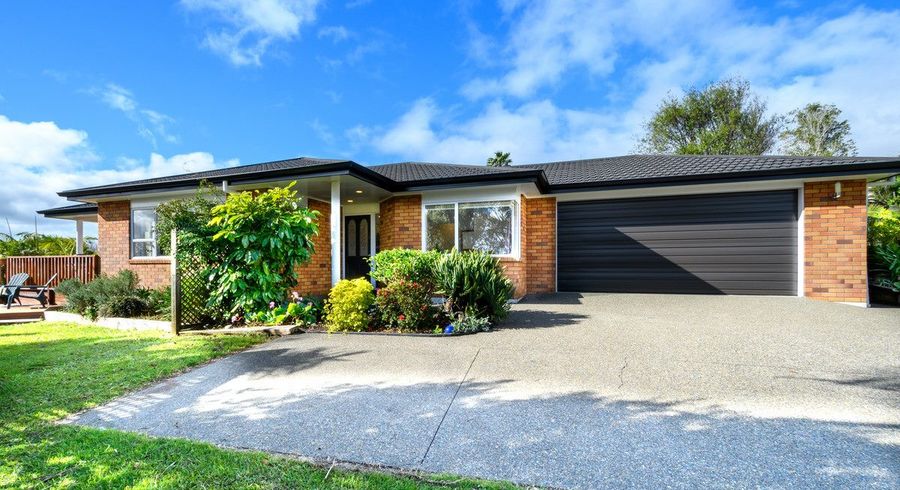  at 14 Kerlin Crescent, West Harbour, Auckland