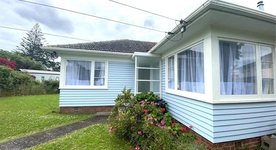  at 11 Robyn Place, Mangere East, Manukau City, Auckland