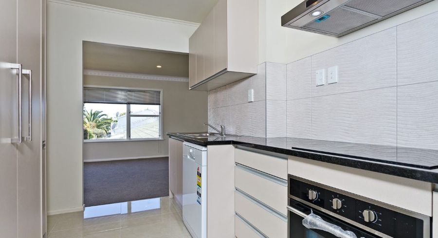  at 2/64 Rawhiti Road, One Tree Hill, Auckland City, Auckland