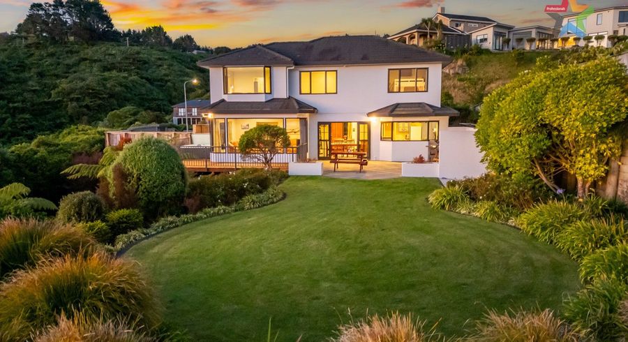  at 9 Oceanview Terrace, Tirohanga, Lower Hutt