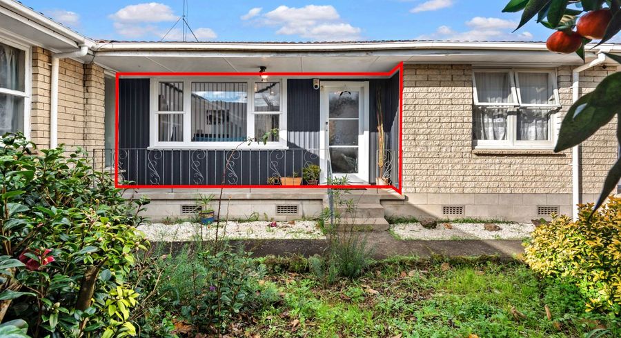  at 2/215 Swanson Road, Henderson, Auckland