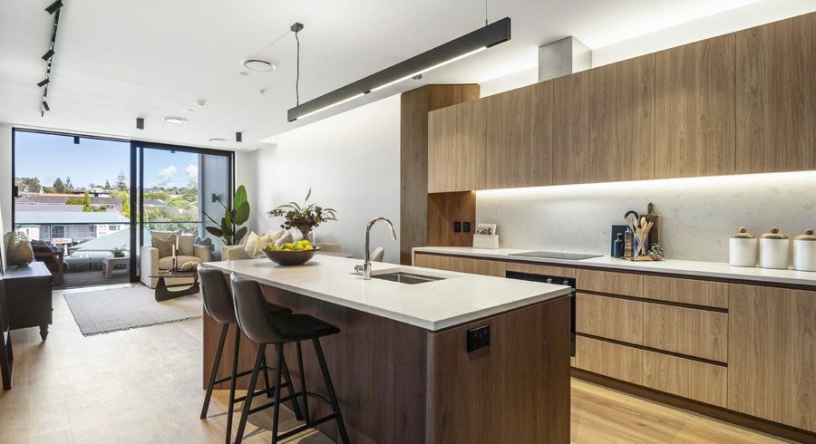  at 8/423-427 Beach Road, Mairangi Bay, North Shore City, Auckland