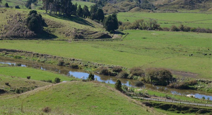  at 814 Awakau Road, Mokau, New Plymouth, Taranaki