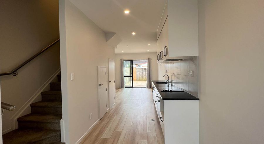  at 9/148 Lincoln Road, Henderson, Auckland