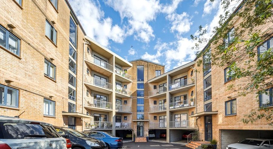  at 2B/40 Charlotte Street, Eden Terrace, Auckland