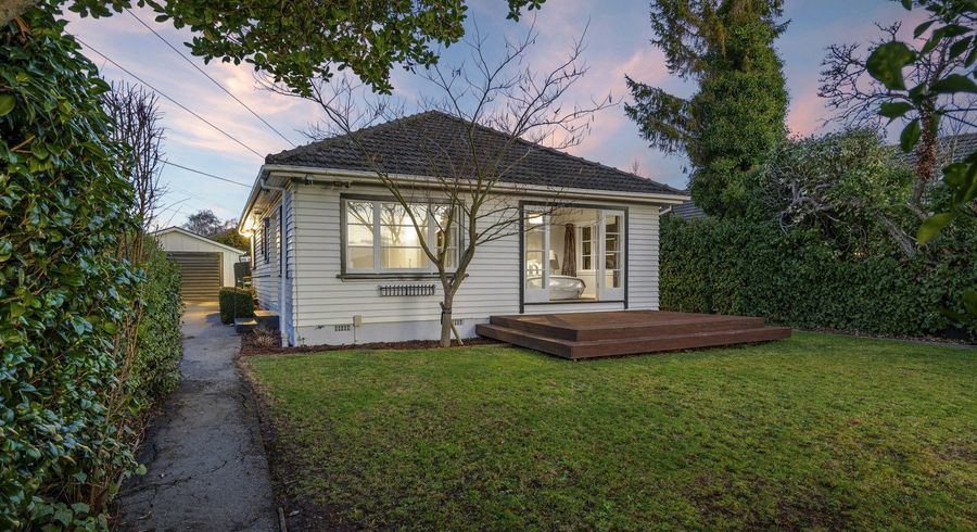  at 27 Aorangi Road, Bryndwr, Christchurch