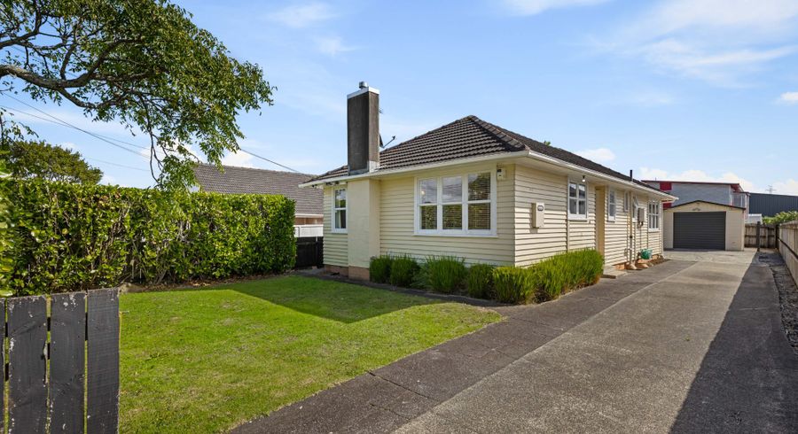  at 18 Panorama Road, Mount Wellington, Auckland
