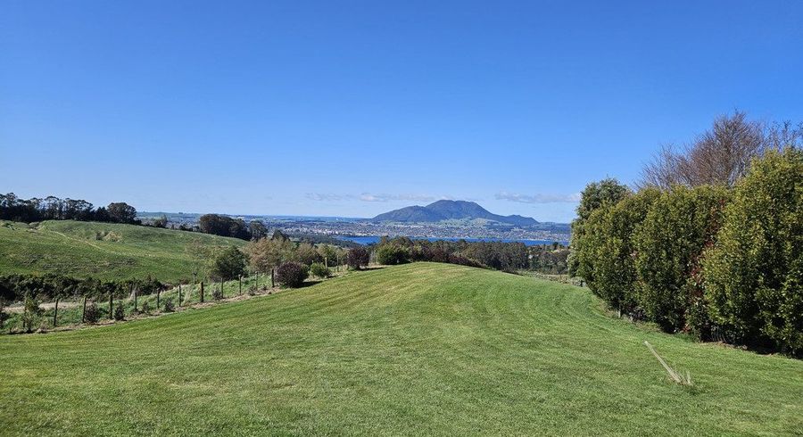  at 8 Lens Way, Acacia Bay, Taupo, Waikato