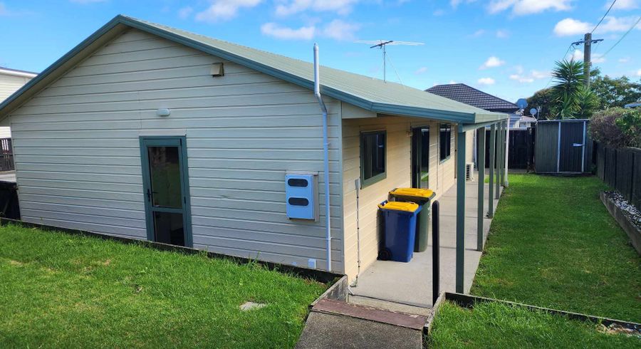  at 27 West Coast Road, Kelston, Waitakere City, Auckland