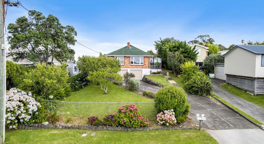  at 1/236 Rangatira Road, Beach Haven, Auckland