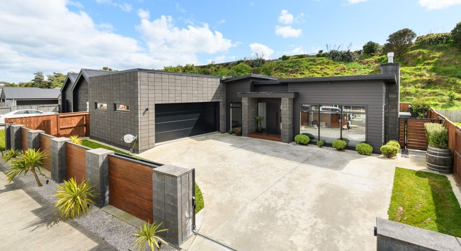  at 35 Freedom Drive, Kelvin Grove, Palmerston North