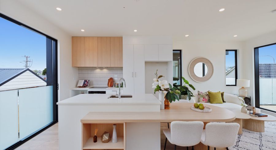  at 4/6 Shakespeare Road, Milford, North Shore City, Auckland