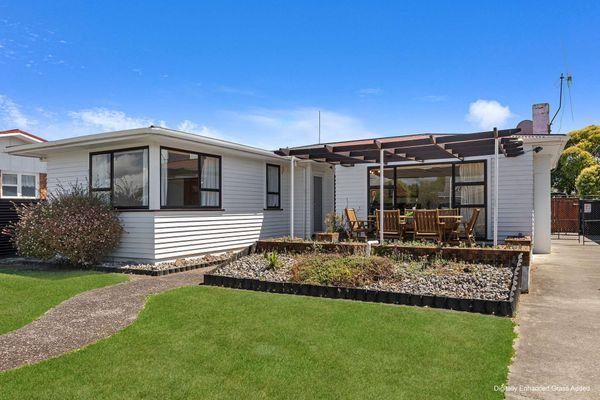  at 76 Rugby Street, Awapuni, Palmerston North, Manawatu / Whanganui