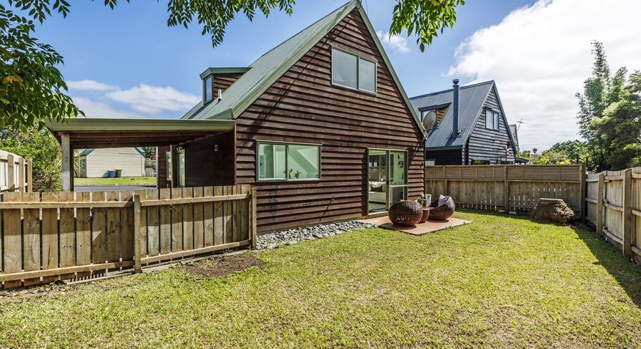  at 19 Caspian Close, New Lynn, Auckland