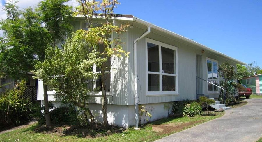  at 8 Sunvue Road, Glen Eden, Waitakere City, Auckland