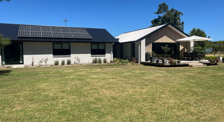 at 136 Taupaki Road, Henderson