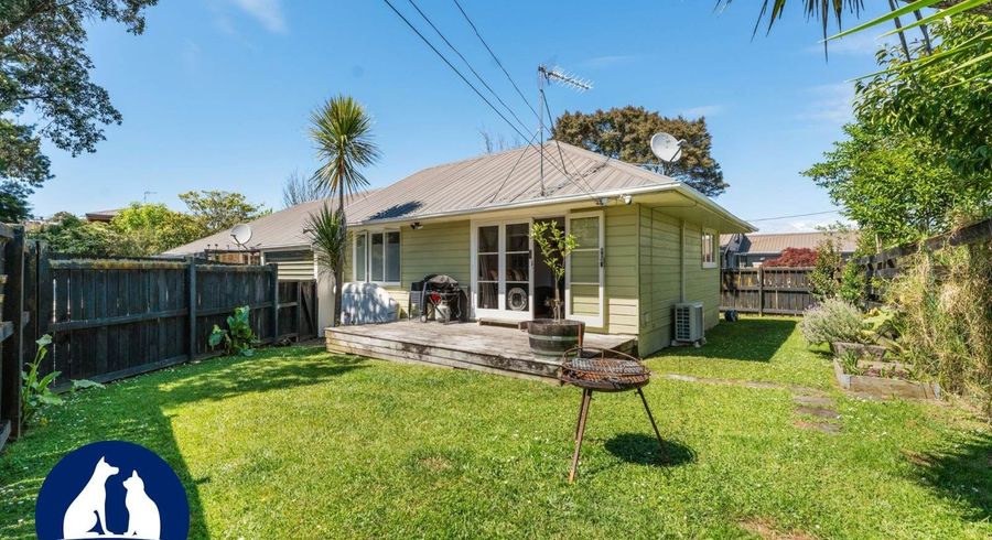  at 2/23A Becroft Drive, Forrest Hill, North Shore City, Auckland