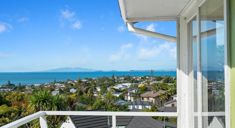  at 1 Elizabeth Place, Mairangi Bay, North Shore City, Auckland