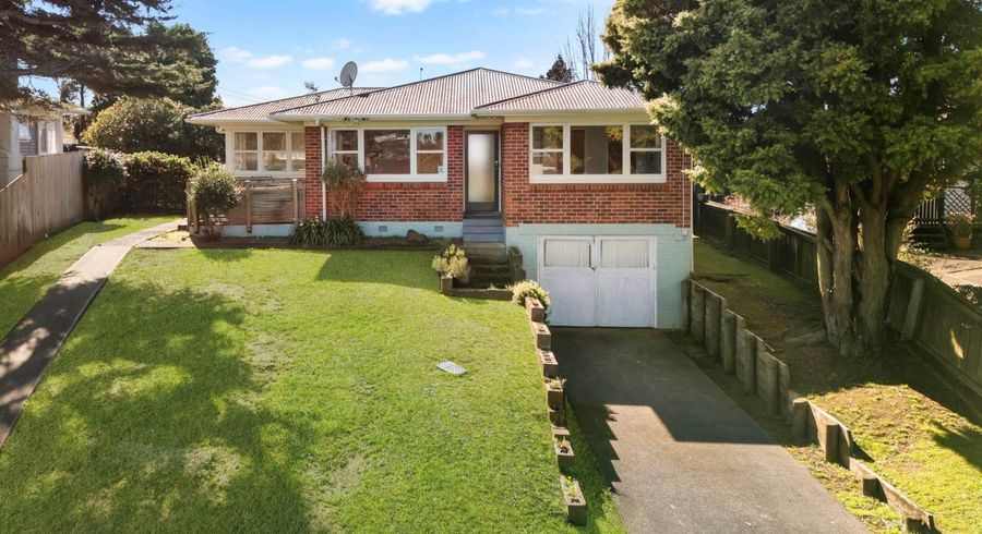  at 8 Kirton Crescent, Manurewa, Manukau City, Auckland