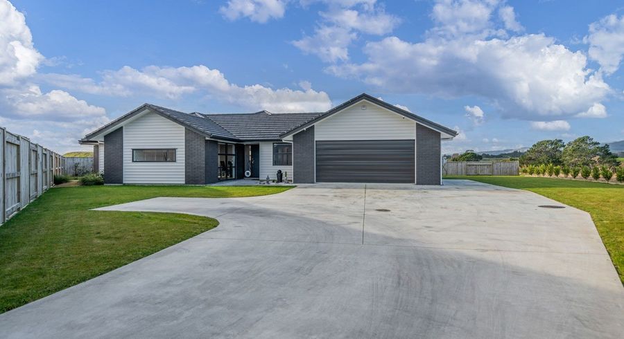  at 90 Johnstone Drive, Fitzherbert, Palmerston North