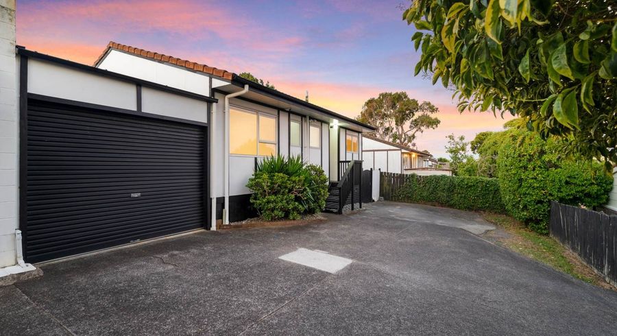  at 2/5 Cheam Place, Pakuranga Heights, Auckland