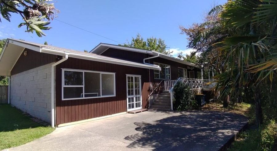  at 11 Penzance Road, Mairangi Bay, North Shore City, Auckland