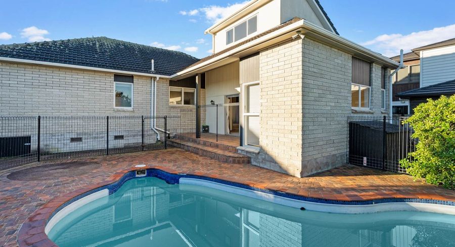  at 15 Weston Avenue, Papatoetoe, Manukau City, Auckland