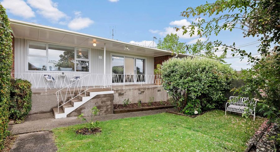  at 2/119 Riddell Road, Glendowie, Auckland