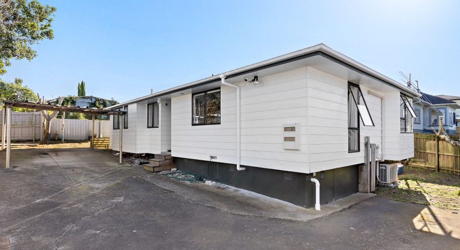  at 2/20 Eastdale Road, Avondale, Auckland City, Auckland
