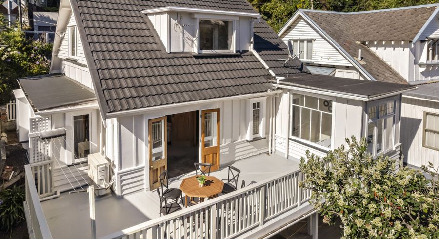  at 35 Raroa Road, Kelburn, Wellington