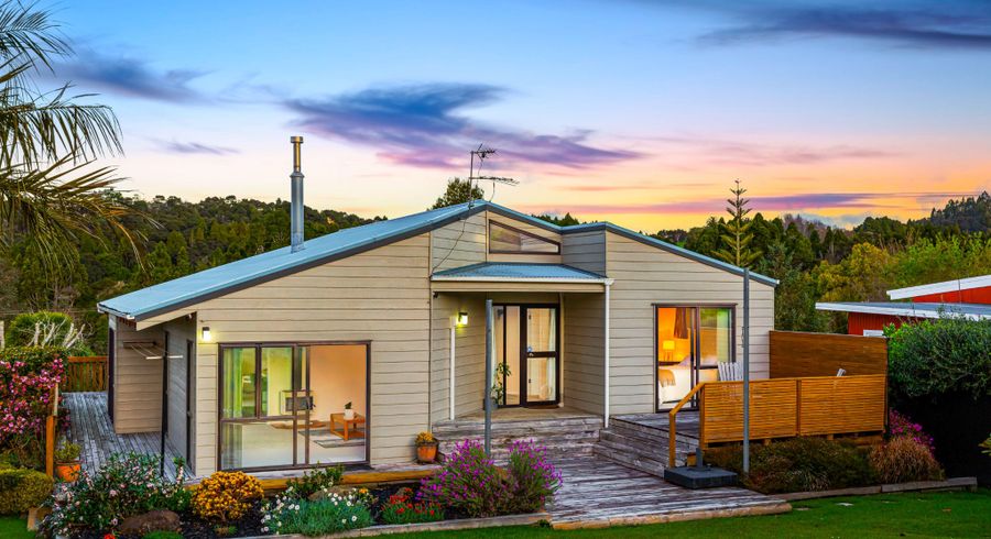  at 41 Grassmere Road, Henderson Valley, Auckland