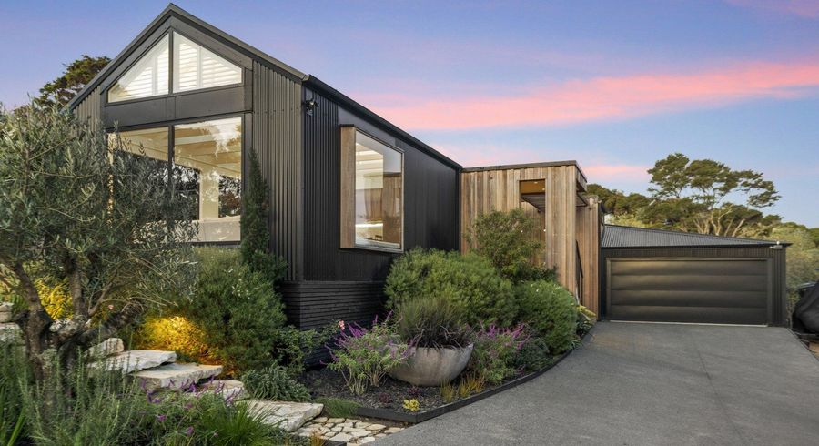  at 6 Queens Drive, Oneroa, Waiheke Island
