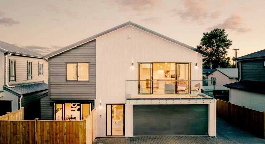  at 3B Dawnhaven Drive, Te Atatu Peninsula, Auckland