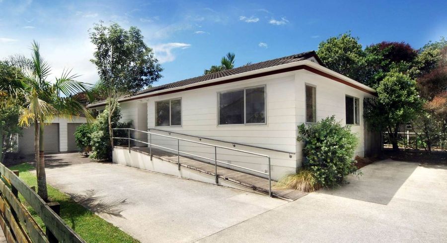  at 15 Casuarina Road, Half Moon Bay, Auckland