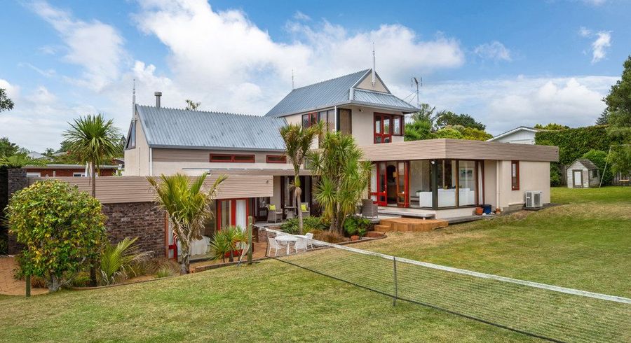  at 4 Terrylyn Drive, Hillcrest, North Shore City, Auckland