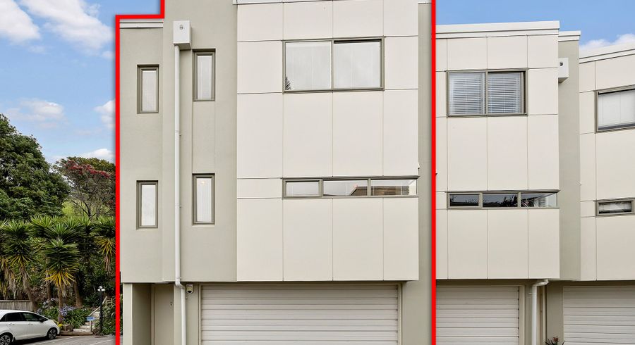  at 35/21 Hunters Park Drive, Three Kings, Auckland