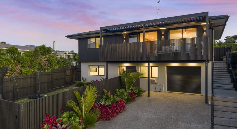  at 2/8 Newhaven Terrace, Mairangi Bay, Auckland