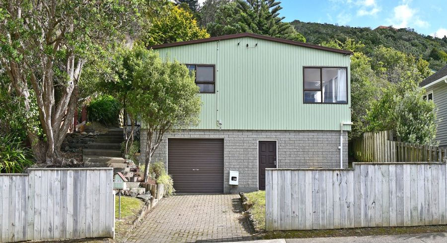  at 43 Franklyn Road, Tawa, Wellington, Wellington